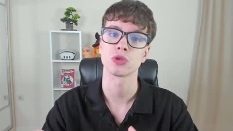 Hey I am Calvin  online show from January 24, 7:07 pm