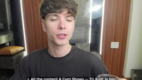 Hey I am Calvin  online show from April 11, 5:17 pm