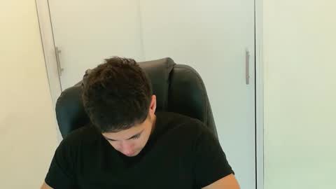 camara110 online show from December 23, 4:07 am