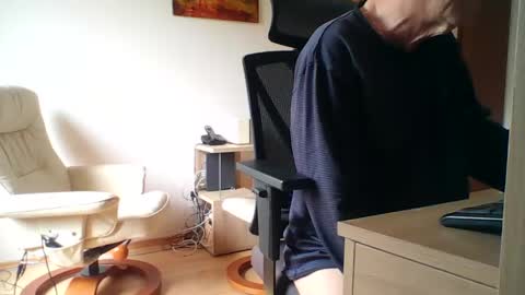 Snapshot of camcologne chatting on October 28, 9:32 am camcologne online show from October 28, 9:32 am