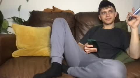 CamDoAttitude online show from April 19, 9:17 pm