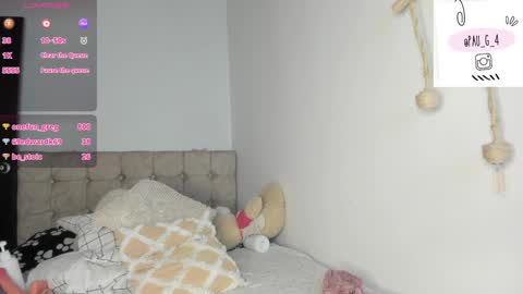 Snapshot of cami_hunter chatting on January 13, 11:06 pm   online show from January 13, 11:06 pm