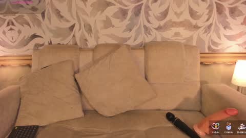 Snapshot of cami_hunter chatting on December 20, 11:05 pm   online show from December 20, 11:05 pm