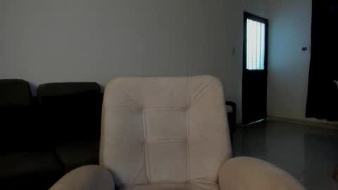 Snapshot of cami_hunter chatting on October 7, 9:44 pm   online show from October 7, 9:44 pm