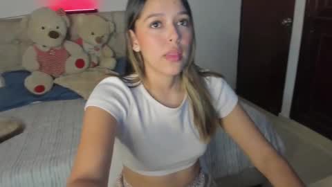 Snapshot of cami_hunter chatting on September 15, 5:14 pm   online show from September 15, 5:14 pm