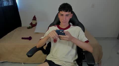 camiboy666 online show from December 3, 7:14 pm