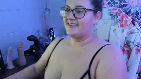 Camie Ray  online show from December 30, 7:32 pm