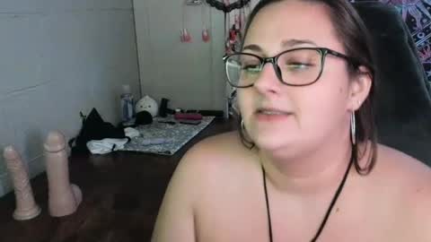 Camie Ray  online show from December 2, 8:50 pm