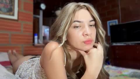 Camii online show from November 9, 6:54 pm