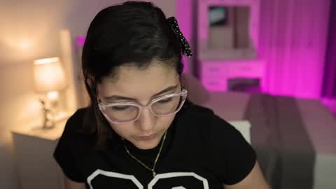 Snapshot of camila_buitrago chatting on January 12, 4:10 am Camila buitrago online show from January 12, 4:10 am