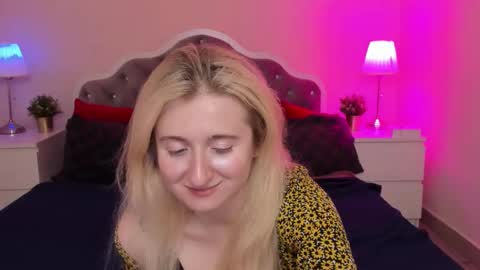 camilladreamer online show from October 10, 5:30 pm