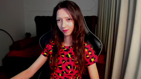 camillewhite online show from April 1, 5:19 am