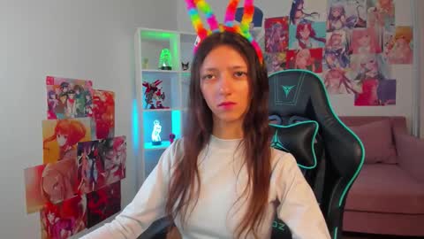 camillewhite online show from March 26, 6:19 am