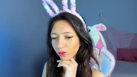 camillewhite online show from March 24, 5:24 am