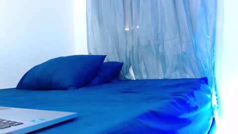 Snapshot of camilo_contre21 chatting on March 11, 7:47 pm camilo_contre21 online show from March 11, 7:47 pm