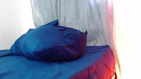 Snapshot of camilo_contre21 chatting on March 11, 10:53 pm camilo_contre21 online show from March 11, 10:53 pm