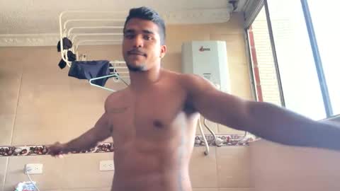 Snapshot of camilo_contre21 chatting on January 18, 8:30 pm camilo_contre21 online show from January 18, 8:30 pm