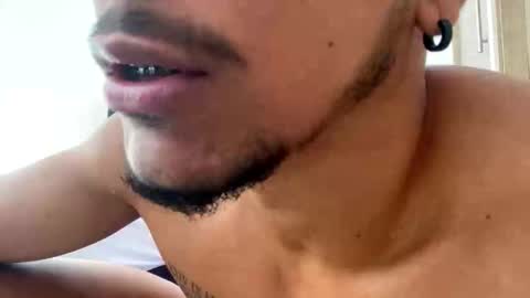 camilo_contre21 online show from January 17, 9:01 pm