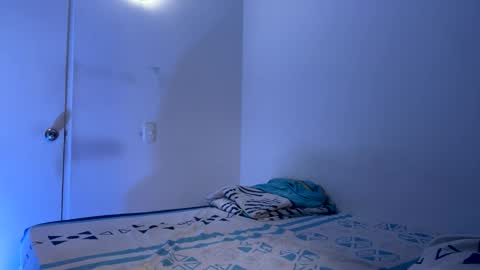 Snapshot of camilo_contre21 chatting on February 4, 9:10 pm camilo_contre21 online show from February 4, 9:10 pm