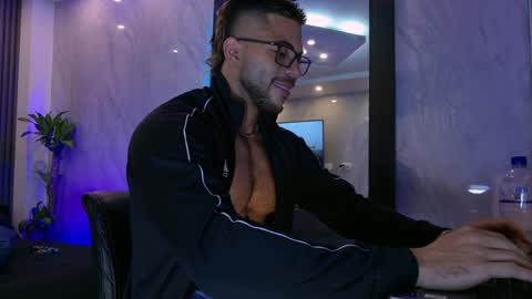 Camilo Watson online show from April 7, 1:51 am