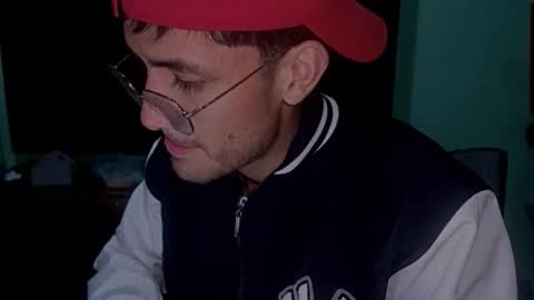 camisitas737 online show from March 31, 7:53 am