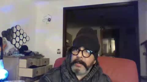 Snapshot of camomilla72 chatting on October 27, 6:19 pm Cristian online show from October 27, 6:19 pm