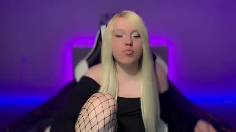 Miley online show from December 14, 9:54 pm