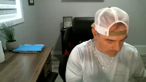 CanadianBacon6969 online show from June 24, 10:50 pm