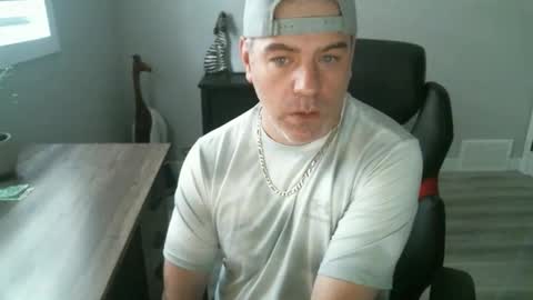 CanadianBacon6969 online show from May 4, 7:09 pm