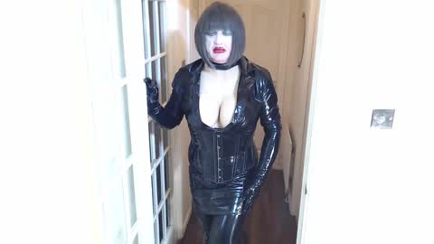 candi smokes online show from February 13, 8:55 pm