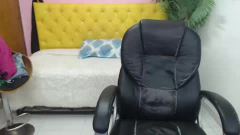 Snapshot of candiapole chatting on February 22, 3:47 pm Candy  online show from February 22, 3:47 pm