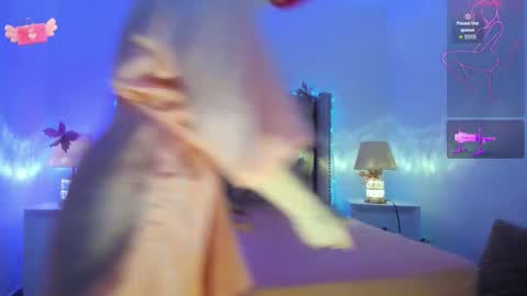 Candie  online show from March 25, 11:39 am