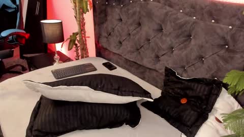 Snapshot of candy_canne__ chatting on December 13, 7:32 pm CamilaInstagram candy canne  Pvt open online show from December 13, 7:32 pm