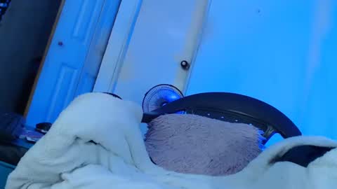 Snapshot of candy_cumyy1 chatting on January 30, 11:22 am candy_cumyy1 online show from January 30, 11:22 am