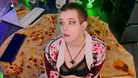 Mary online show from June 19, 1:55 am