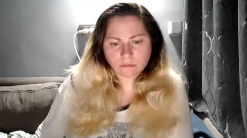 Laura online show from May 24, 7:42 pm
