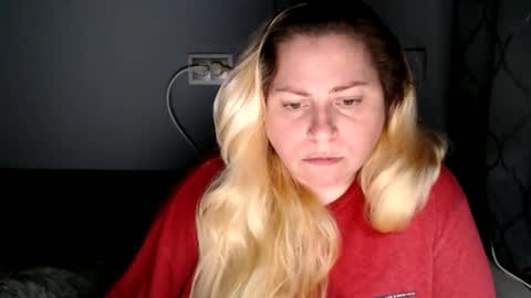 Laura online show from September 25, 8:49 pm