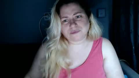 Laura online show from October 1, 9:13 pm