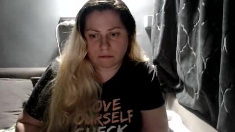 Laura online show from February 27, 10:35 pm