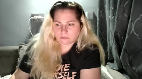 Laura online show from October 12, 10:22 pm