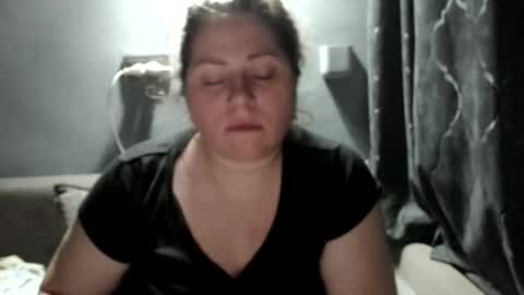 Laura online show from November 21, 5:11 pm