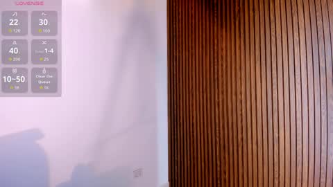 candyglow_ online show from April 1, 6:38 pm