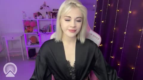 Snapshot of candyhannah chatting on October 12, 3:48 pm You can call me HH online show from October 12, 3:48 pm