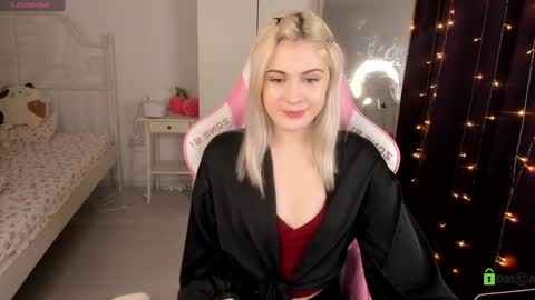 Snapshot of candyhannah chatting on December 9, 2:39 pm You can call me HH online show from December 9, 2:39 pm