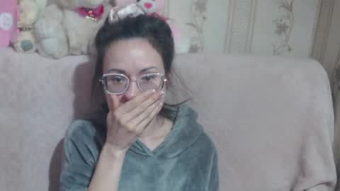 say meow and send tip  online show from March 25, 9:27 am