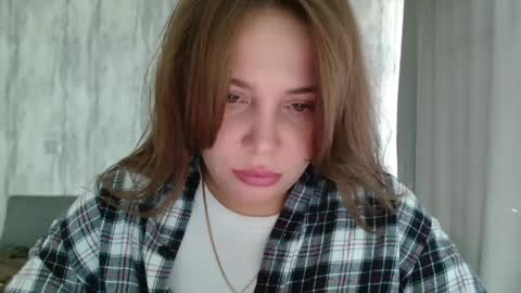 candymini online show from March 27, 7:03 am