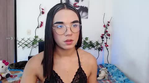 candyy_doll_ online show from May 2, 1:44 am