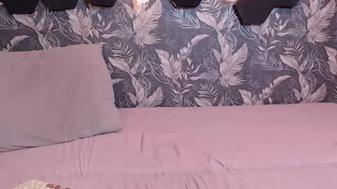 Mia online show from November 20, 4:22 am