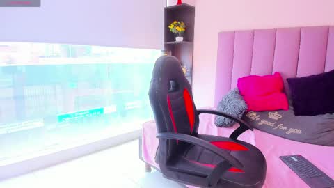 canndy_lover online show from May 13, 4:27 pm