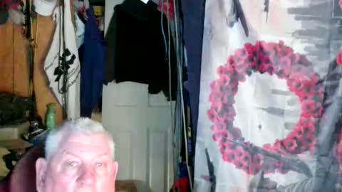 canoelicker69 online show from April 18, 7:07 pm